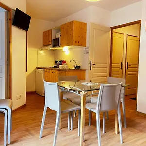 Le Hameau Spa&piscine 2 Pieces 6pers By Alpvision Residences Appartement
